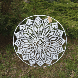 Biała dekoracyjna rozeta szydełkowa 55 cm – ręcznie wykonana dekoracja boho